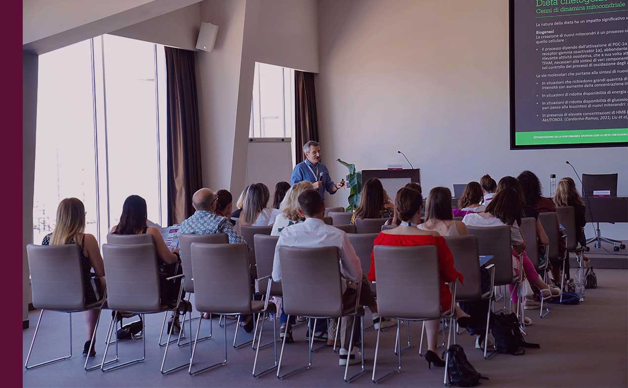 Team di KetoEducation durante una sessione formativa